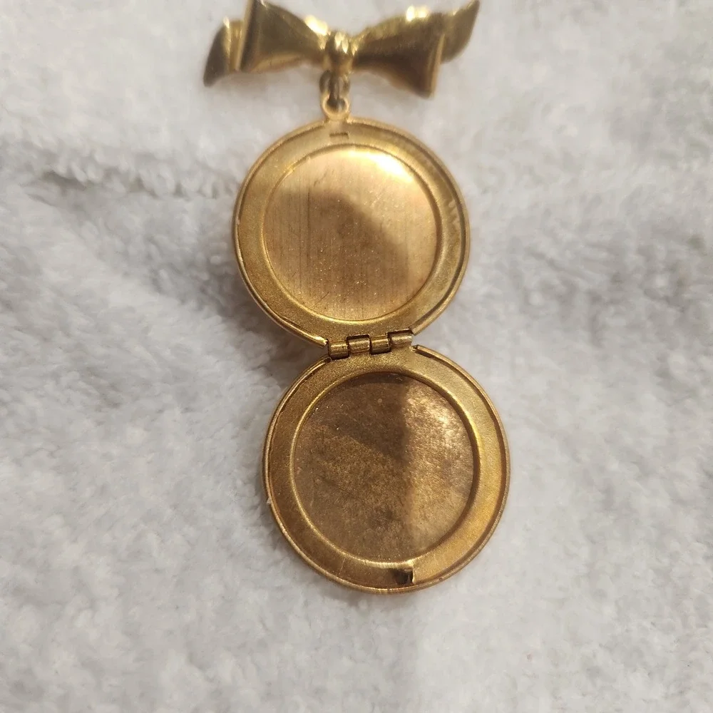Vintage Natural Bridge Virginia Souvenir Locket Brooch Gold Tone Bow Rose Floral